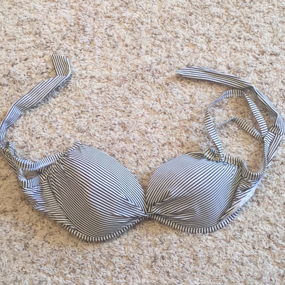 NWOT bathing suit top